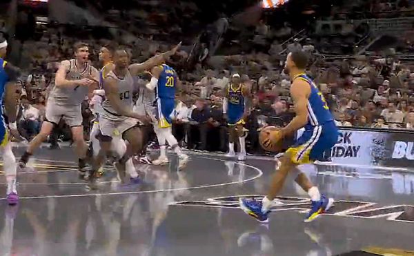 库里次节更换新鞋，控球感依旧火热